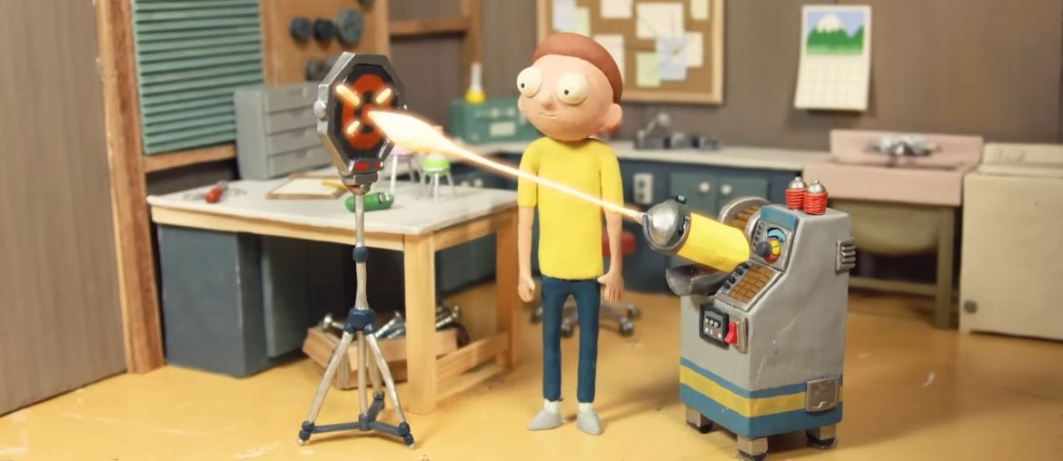 Morty se mete em encrenca em animação em stop-motion que promove Rick e Morty temporada 8
