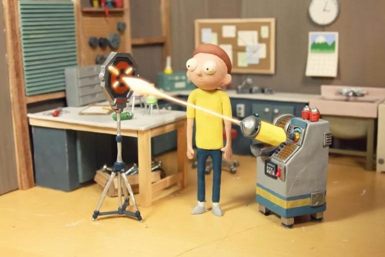 Morty se mete em encrenca em animação em stop-motion que promove Rick e Morty temporada 8