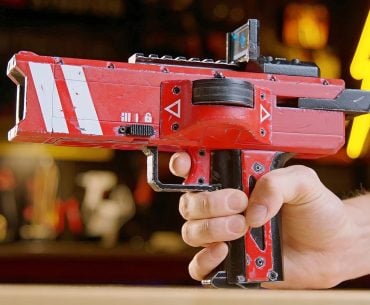 Criador constrói o lançador de doces PEZ definitivo