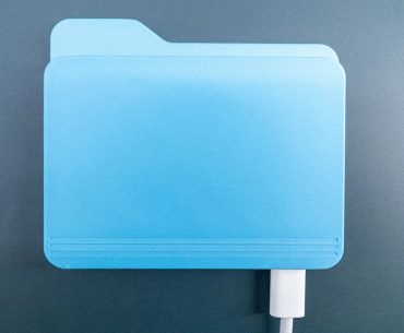 Pen drive em forma de pasta de arquivos do macOS vira realidade com 128 GB e conexão USB-C