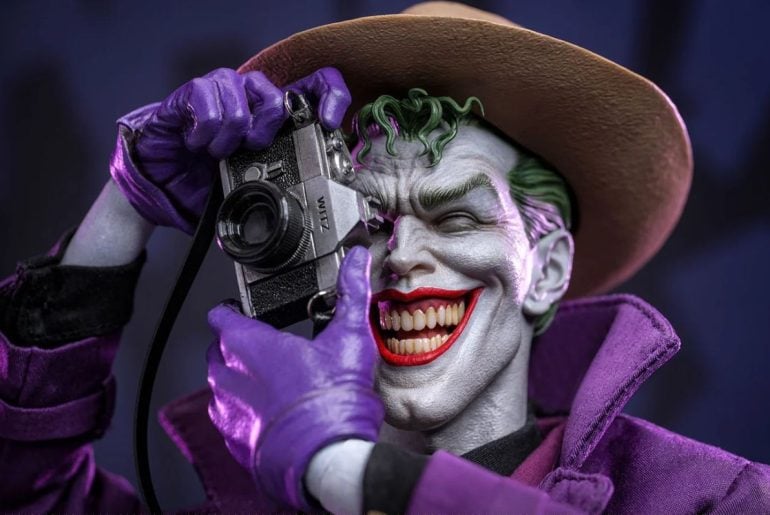 Coringa de Batman: A Piada Mortal ganha figura da Hot Toys