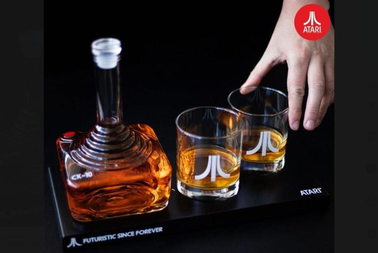 Decantador de whisky da Atari é inspirado no joystick clássico