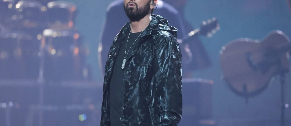 Balde de pipoca do Eminem rouba a cena para divulgar documentário Stans