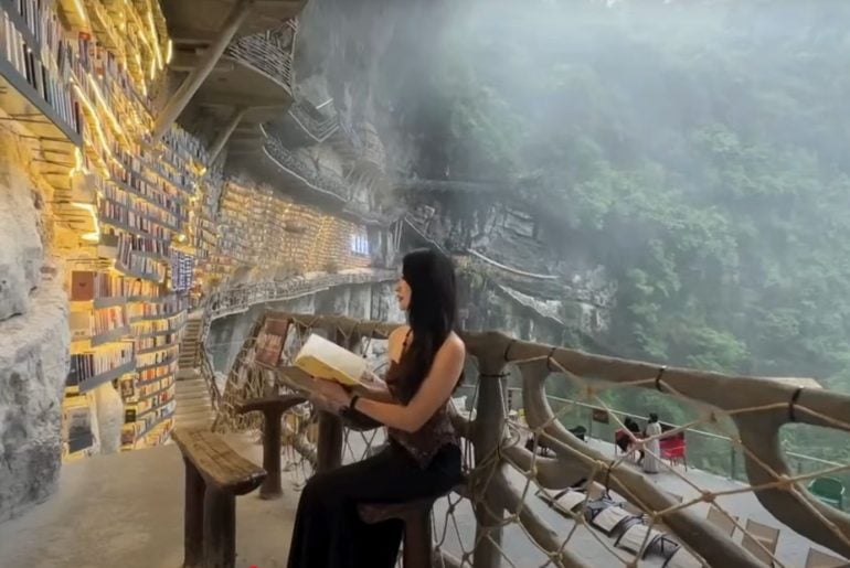 Mianhua Library: a biblioteca surreal esculpida em um penhasco na China