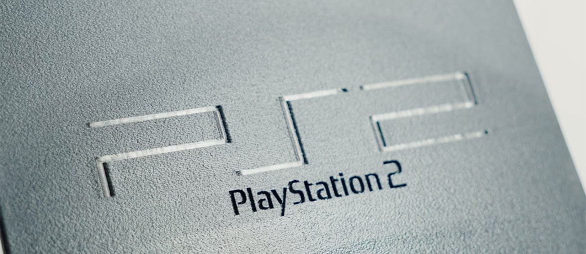 Mini PlayStation 2 Clássico recriado por fãs roda jogos em 1440p e 60fps