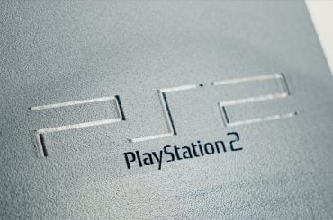 Mini PlayStation 2 Clássico recriado por fãs roda jogos em 1440p e 60fps