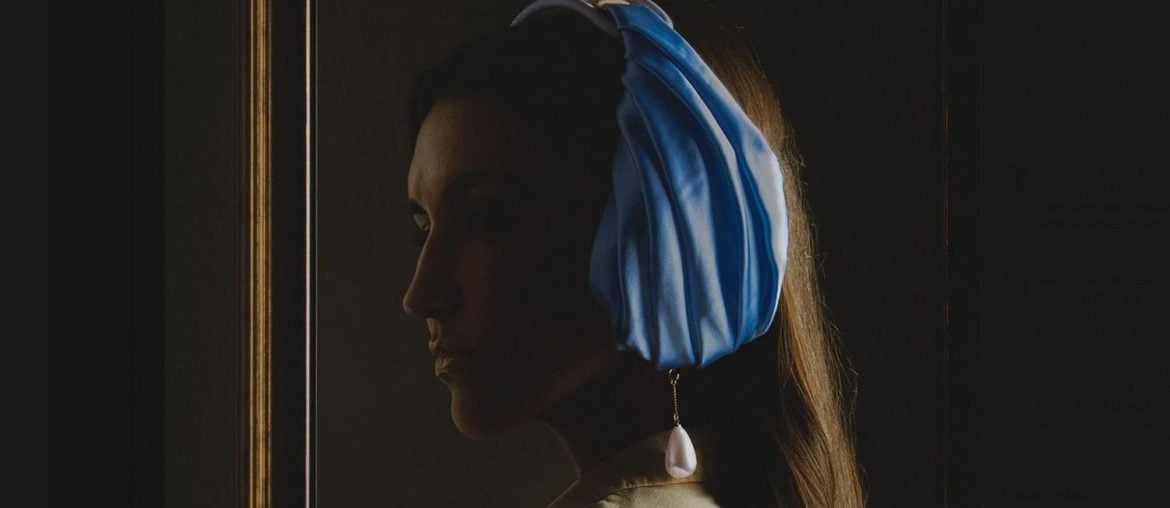 Capa de fone inspirada na ‘moça com brinco de pérola’ vende tudo em poucas horas