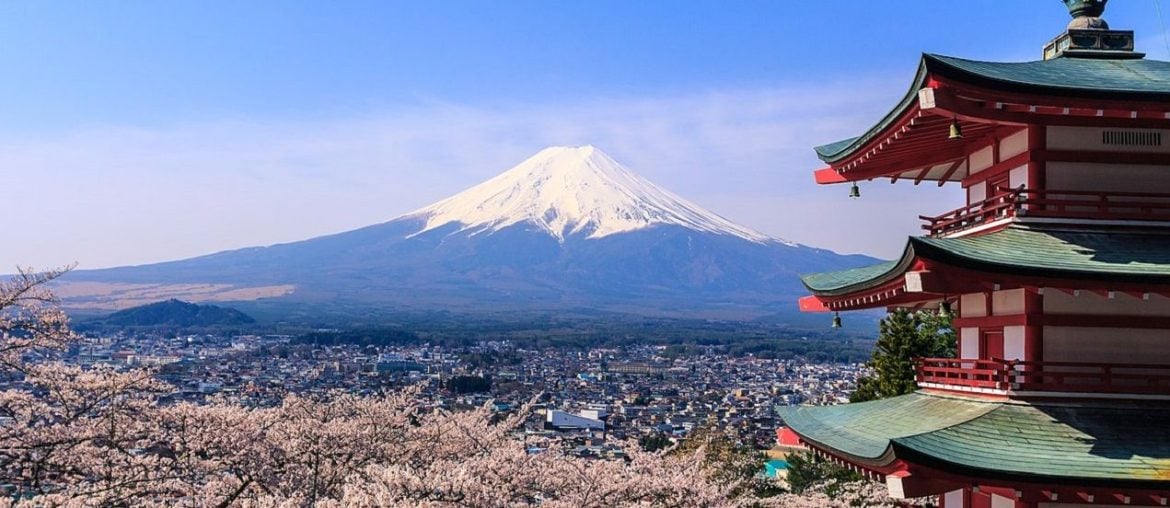 Aos 102 anos, japonês quebra recorde mundial ao escalar o Monte Fuji
