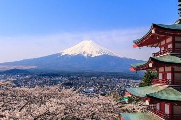 Aos 102 anos, japonês quebra recorde mundial ao escalar o Monte Fuji