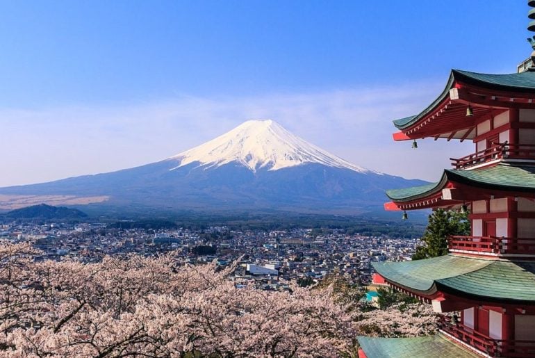 Aos 102 anos, japonês quebra recorde mundial ao escalar o Monte Fuji
