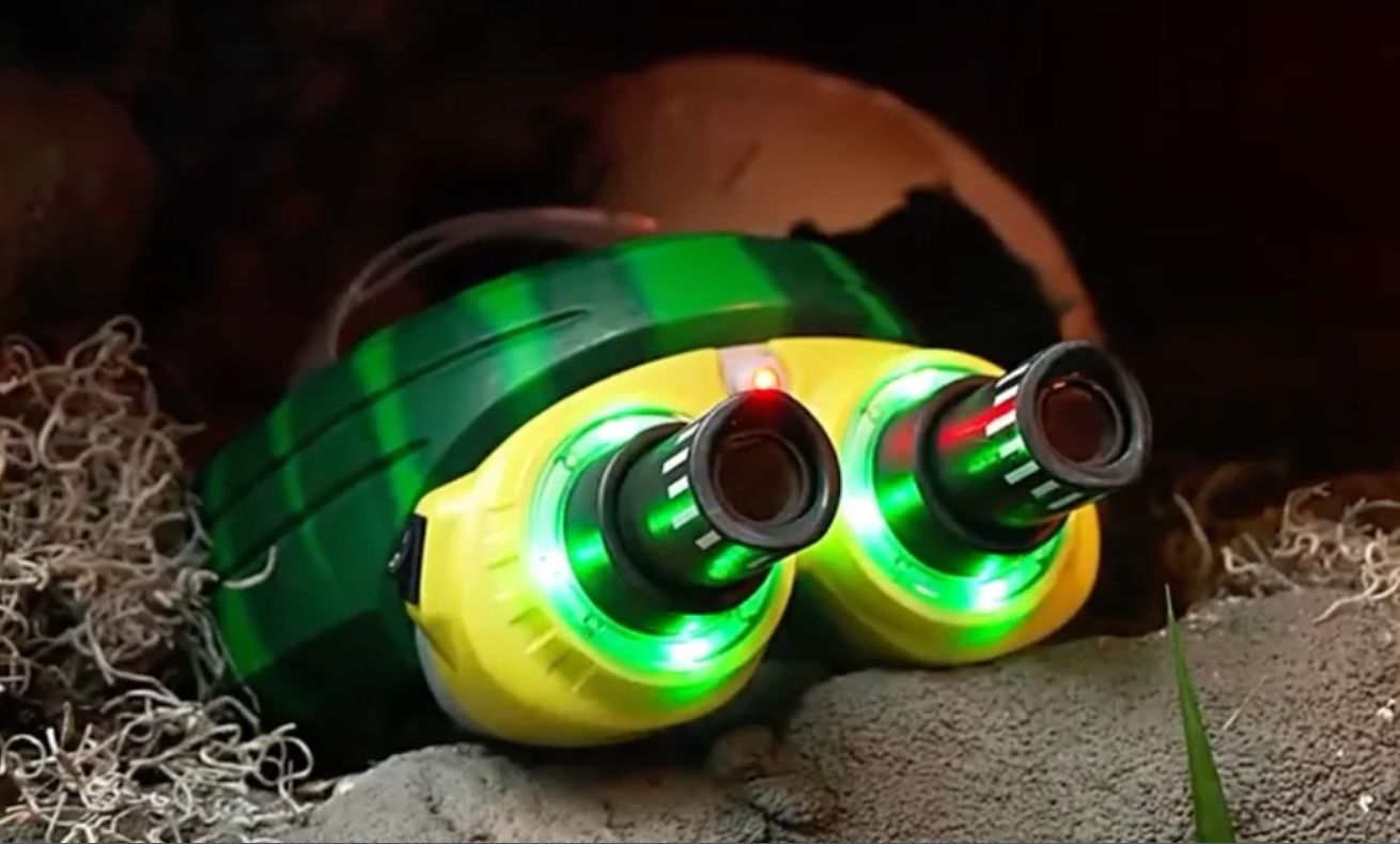 Óculos de visão noturna de Jurassic Park replica o famoso item da franquia