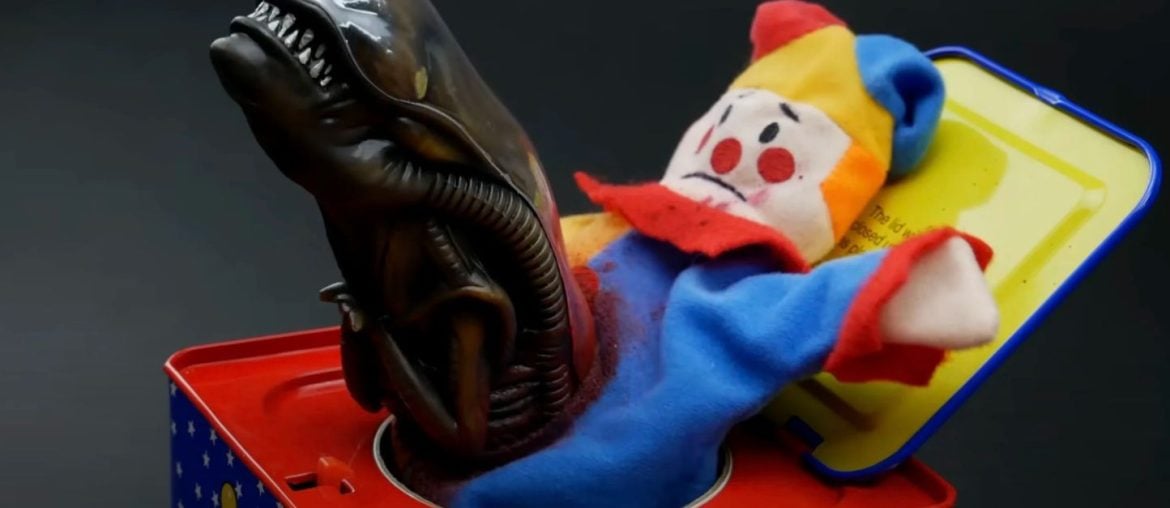 Artista Recria chestbuster em mecanismo de "jack-in-the-box"
