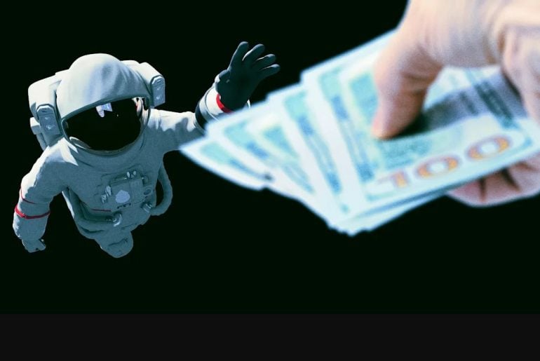 Idosa envia R$ 35 mil para ‘astronauta preso no espaço’ em golpe de amor virtual