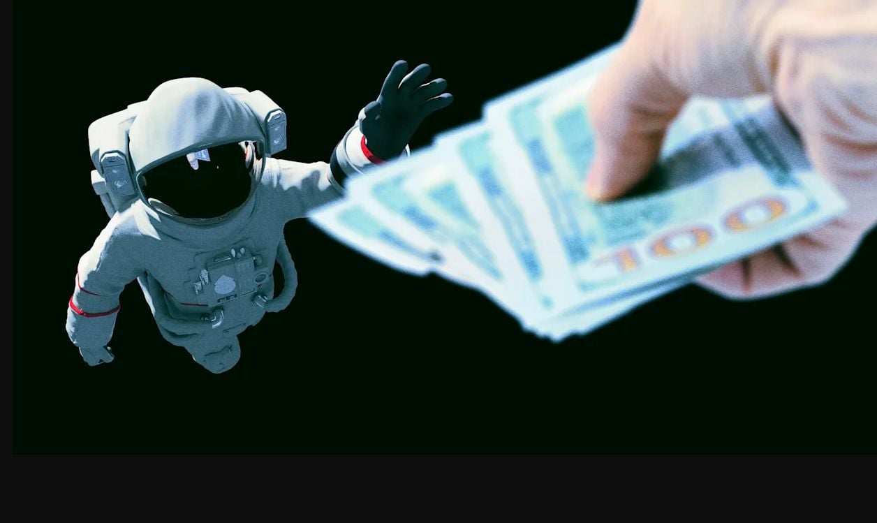 Idosa envia R$ 35 mil para ‘astronauta preso no espaço’ em golpe de amor virtual