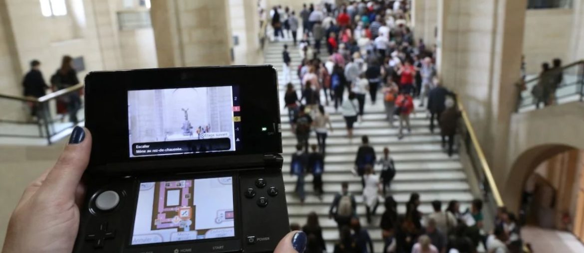 Fãs realizam ‘funeral’ no Louvre pela aposentadoria do Nintendo 3DS como guia de visita