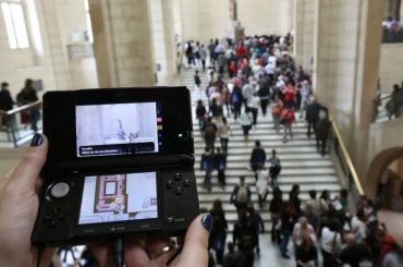 Fãs realizam ‘funeral’ no Louvre pela aposentadoria do Nintendo 3DS como guia de visita