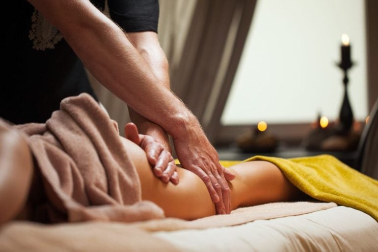 Massagem Nuru: o que é, como funciona e onde encontrar em São Paulo