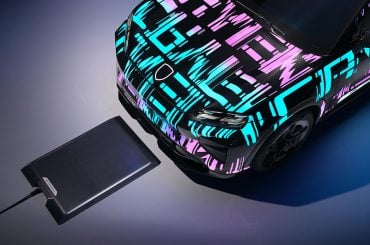 Porsche anuncia carregamento Wi-Fi para Cayenne elétrico em 2026