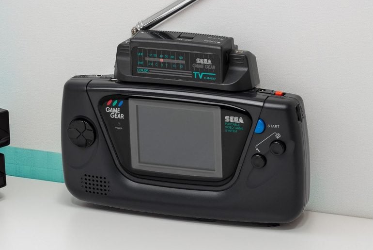 O acessório esquecido do SEGA Game Gear que transformava o console em uma TV de bolso