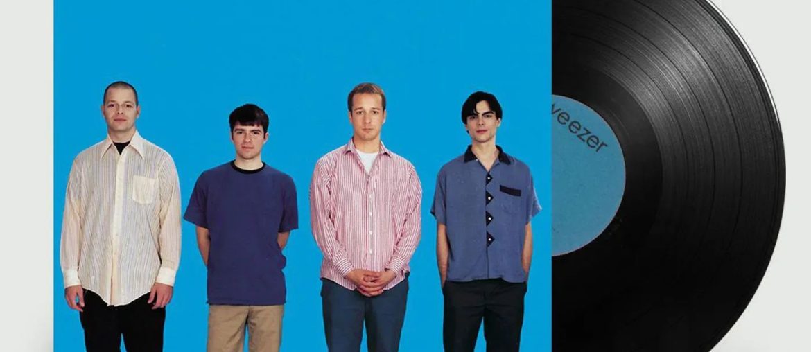 Weezer vem ao brasil com Bloc Party em novembro como celebração dos 30 anos do ‘Blue Album’