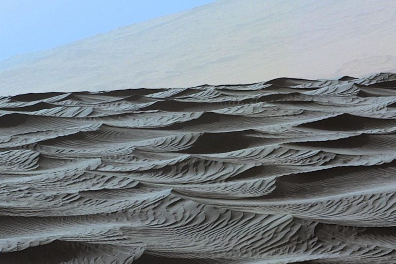 Cientistas descobrem que dunas em Marte podem “cavar sozinhas” como minhocas espaciais