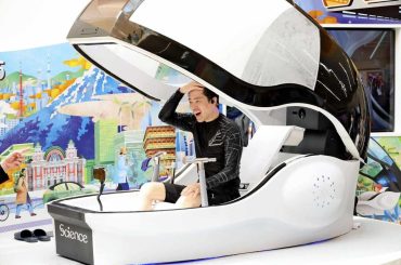 Conheça a Human Washer: A cabine japonesa que te dá um banho