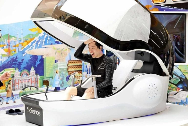Conheça a Human Washer: A cabine japonesa que te dá um banho