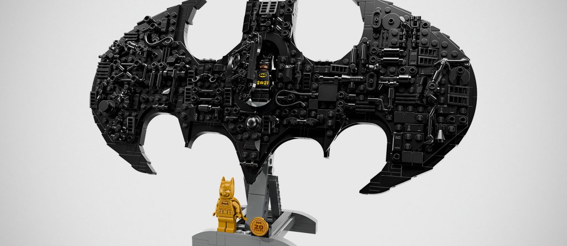 LEGO 20 Anos de Batman vem até com símbolo do morcego em peças