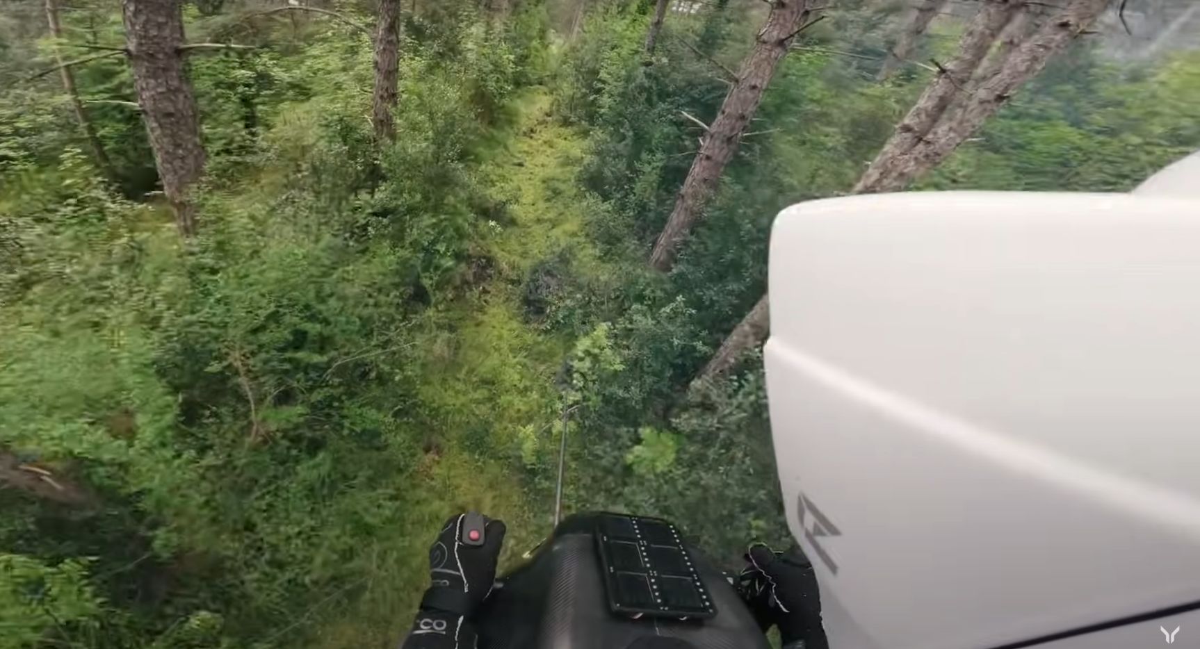 O Sonho de Pilotar uma Moto Voadora Está Virando Realidade (e Lembra Muito Star Wars)