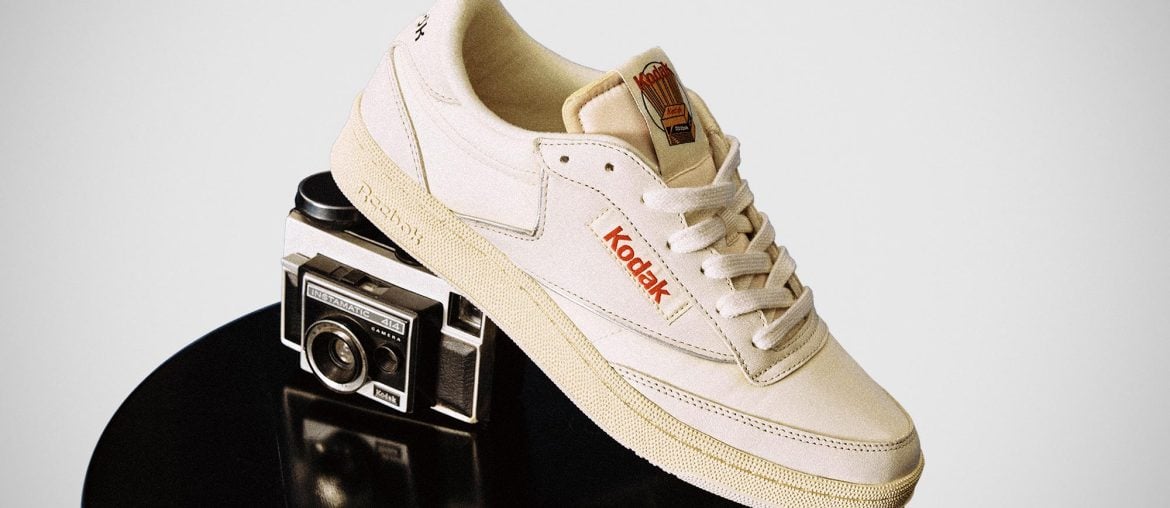 Reebok e Kodak se unem em coleção que celebra a nostalgia dos anos 90 Reebok e Kodak se unem em coleção que celebra a nostalgia dos anos 90