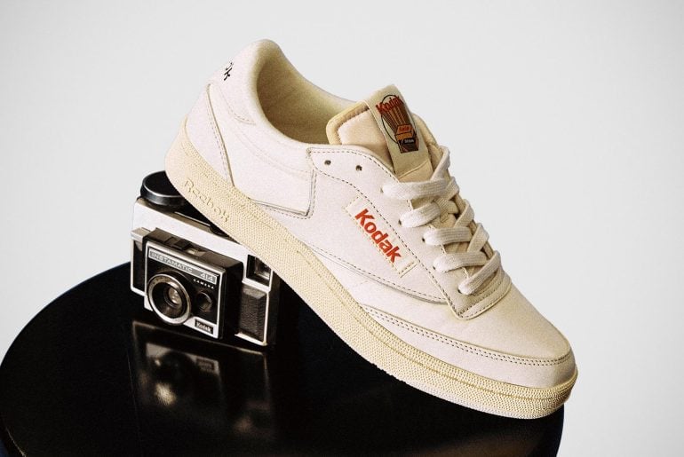 Reebok e Kodak se unem em coleção que celebra a nostalgia dos anos 90 Reebok e Kodak se unem em coleção que celebra a nostalgia dos anos 90