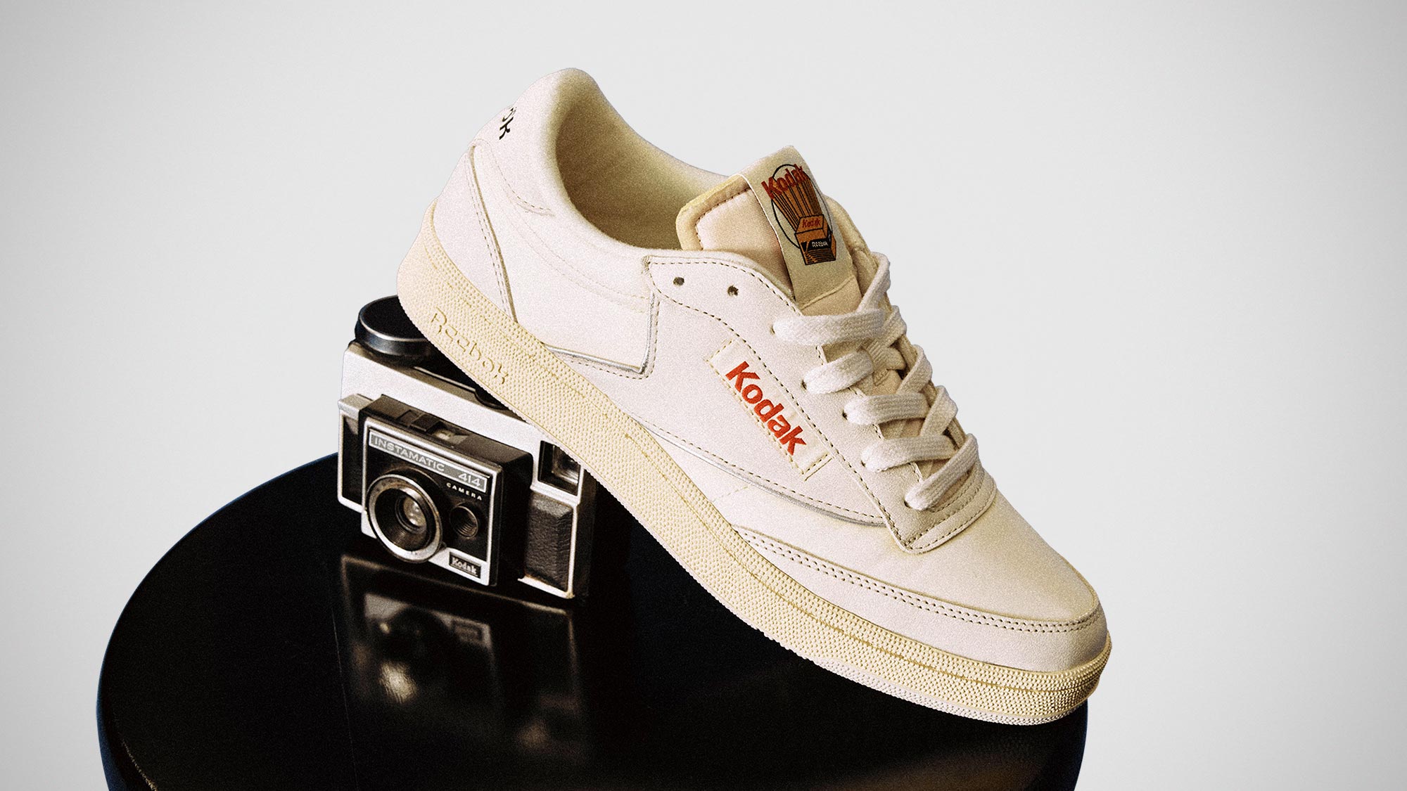 Reebok e Kodak se unem em coleção que celebra a nostalgia dos anos 90