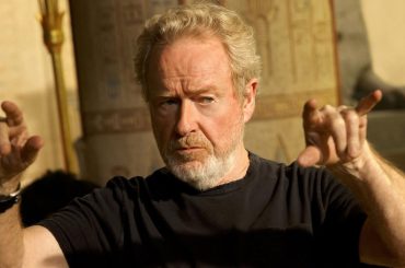 Ridley Scott revela que prefere ver seus próprios filmes a ‘afogar-se na mediocridade’ de Hollywood
