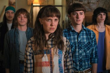 Irmãos Duffer revelam detalhes do novo spin-off de Stranger Things, “um mundo diferente, mas conectado”