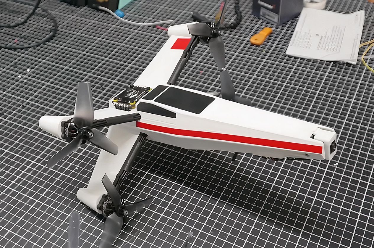 Engenheiro alemão cria X-Wing de Star Wars impressa em 3D que voa a 216 km/h