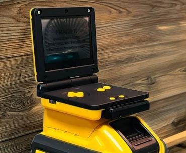Modder cria Game Boy Advance SP que roda por quase um mês com uma única carga