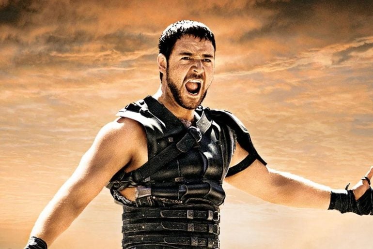 Russell Crowe vai poder fazer em Highlander o que Ridley Scott proibiu em Gladiador