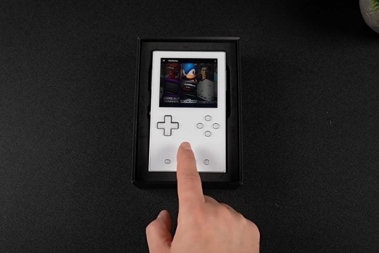 AYANEO Pocket Vert aposta em design premium e pode ser o portátil mais elegante de 2025