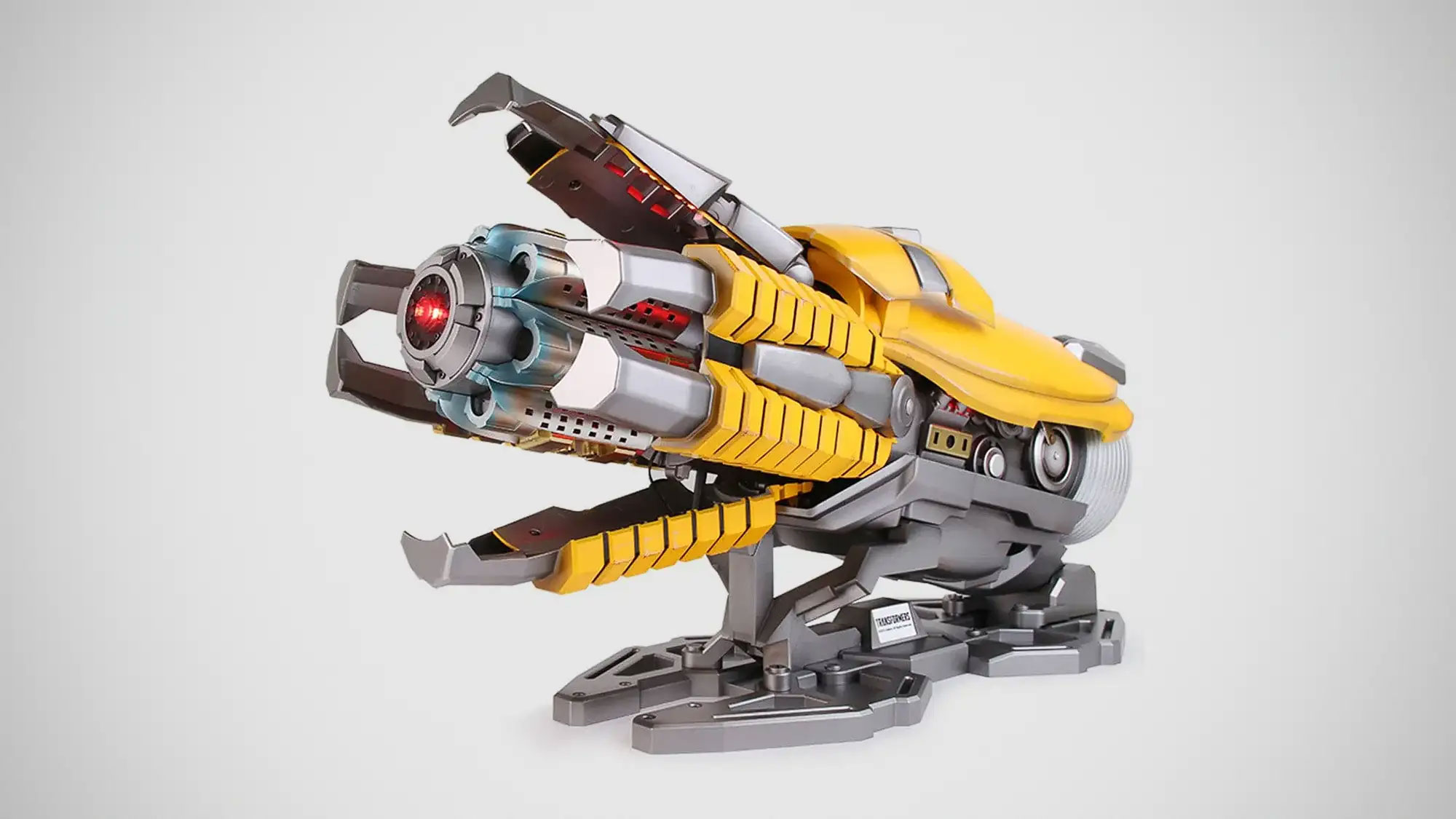 Um canhão do Bumblebee que você realmente pode vestir, com luzes, sons e visual de cinema