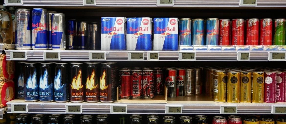 Homem sofre AVC após consumir oito energéticos por dia