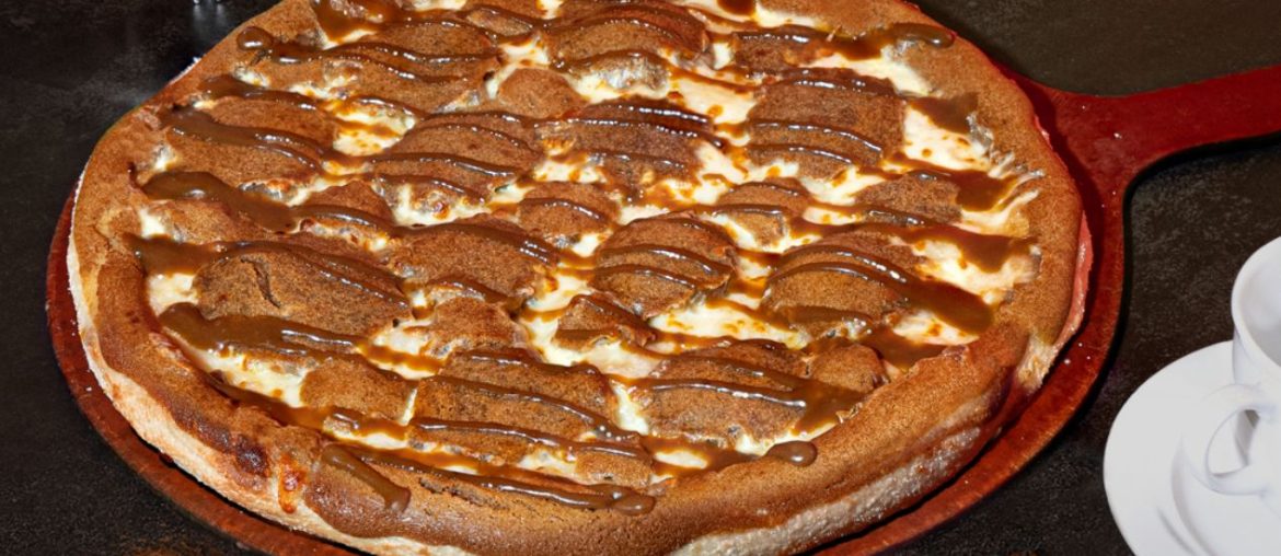 Pizza Hut lança pizza com sabor de café e surpreende fãs da culinária inusitada