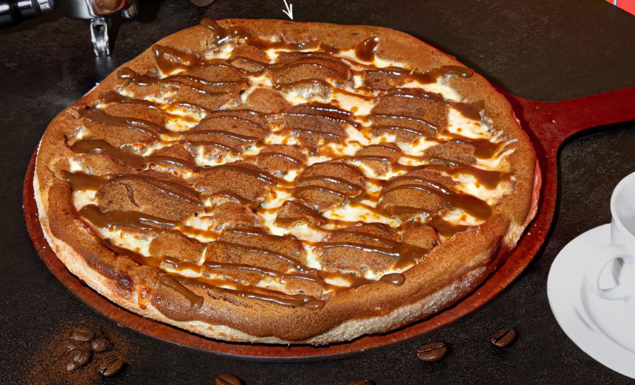 Pizza Hut lança pizza com sabor de café e surpreende fãs da culinária inusitada