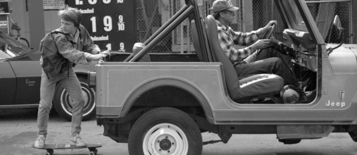 Tony Hawk revela segredos do skate de Marty McFly no especial de 40 anos de De Volta para o Futuro