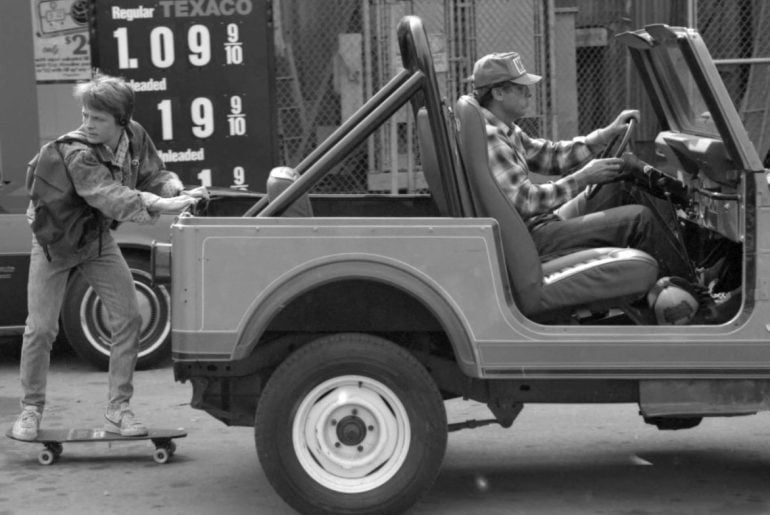 Tony Hawk revela segredos do skate de Marty McFly no especial de 40 anos de De Volta para o Futuro