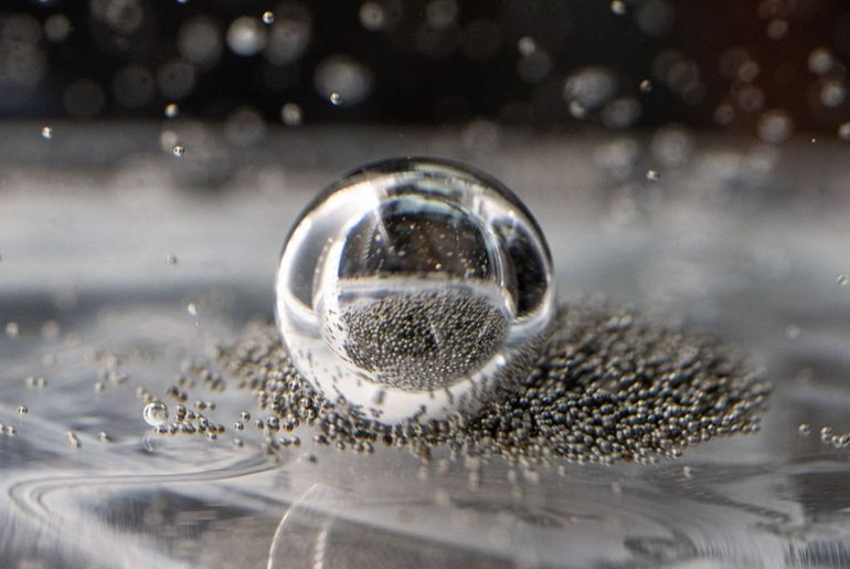 Experimento na Estação Espacial Internacional revela como partículas se comportam e “dançam” na gravidade zero