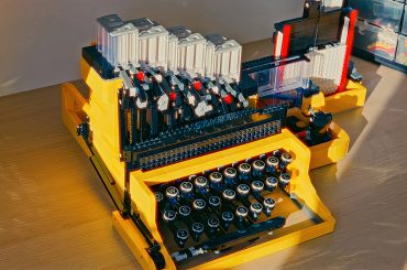 Máquina de Escrever de LEGO realmente “digita” e faz palavras com peças