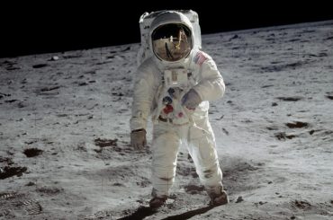 Traje lunar da NASA vira preocupação antes do retorno à Lua, e ex astronauta alerta: “ainda não está ótimo”