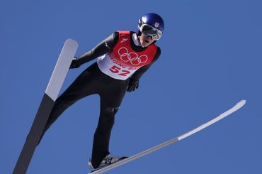 Rumor bizarro remete a aplicação de ácido hialurônico para trapaça no salto de esqui nos Jogos de Inverno 2026