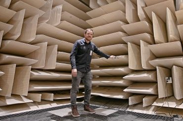 Músico encara a sala mais silenciosa do mundo e a experiência é mais assustadora do que parece