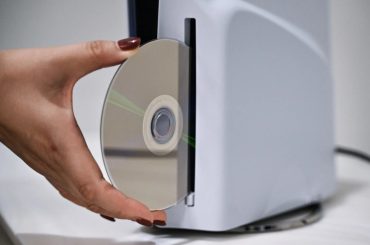 PlayStation quebra o silêncio sobre fim dos jogos em mídia física e reação dos fãs